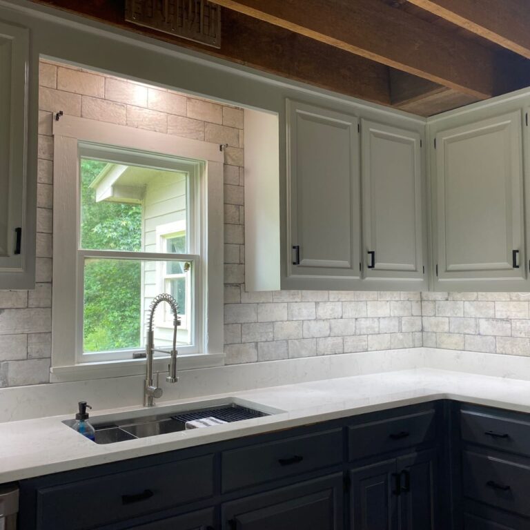 Handyman Services in Forsyth GA. We install tile. Picture of a kitchen backsplash.
